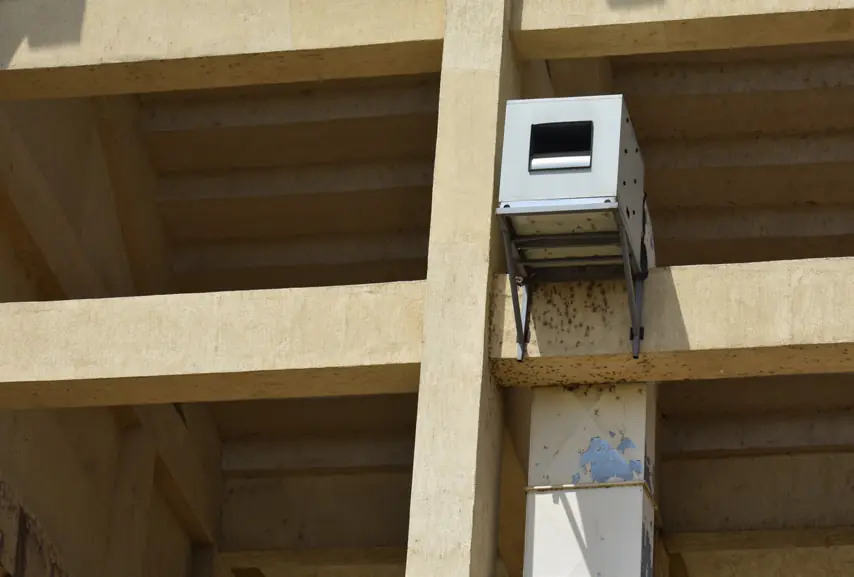 Unit mounted on a column of the stadium structure